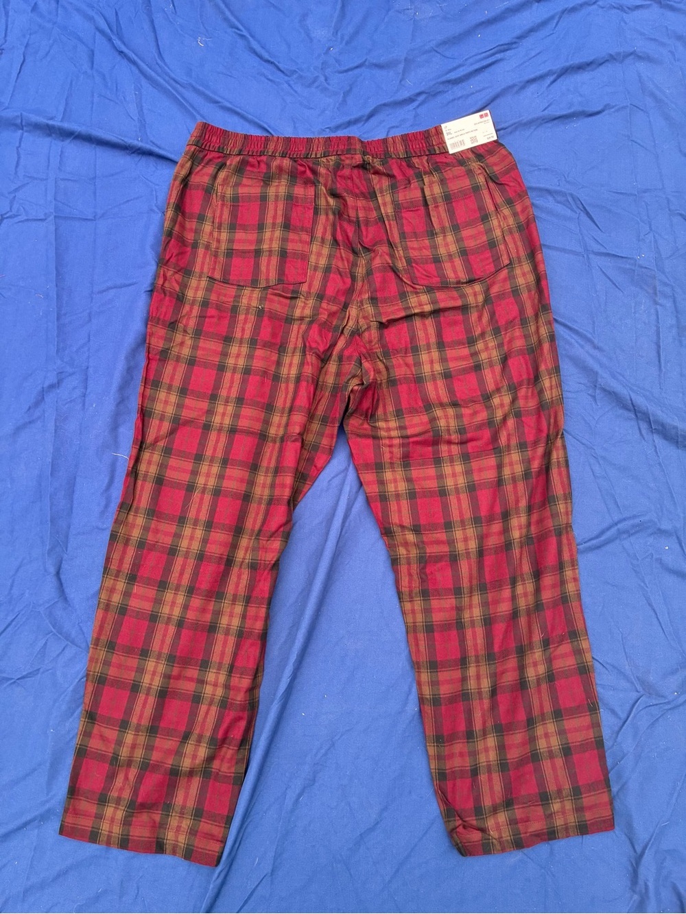 Uniqlo Red Plaid Elastic Waist Joggers - Picture 2 of 3